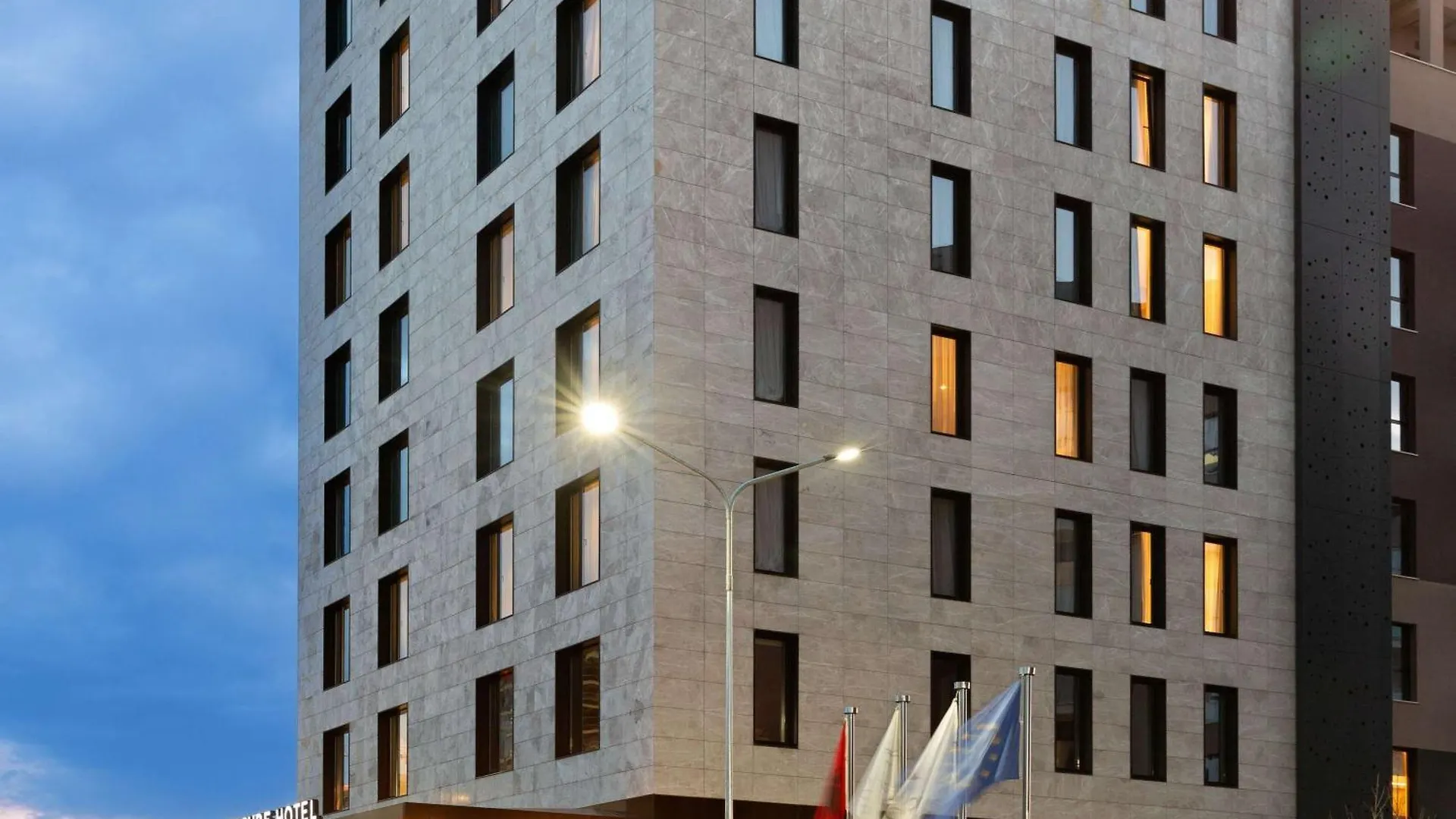 Mercure Tirana 4*,